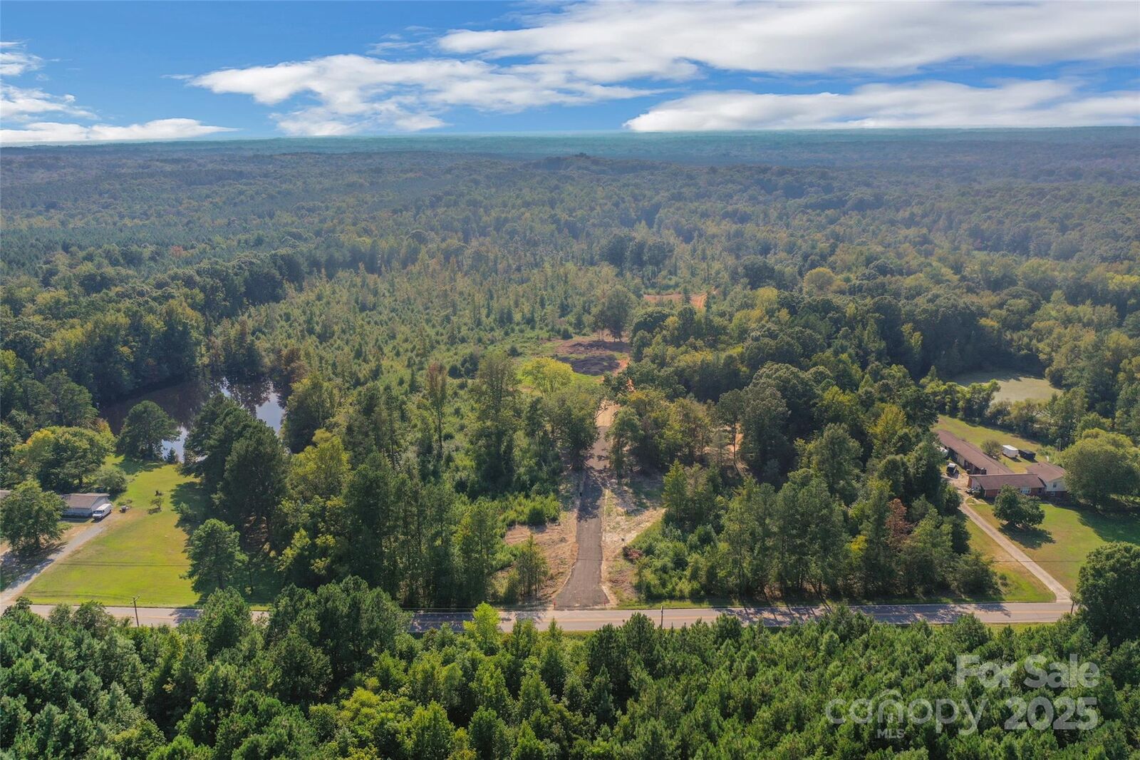 Property Photo:  1016 S Oakshire Lane 6  NC 28173 