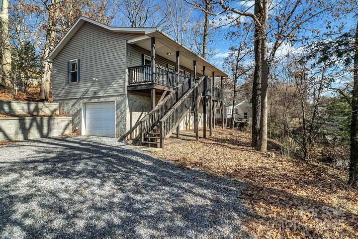 Property Photo:  10 Harrisland Drive  NC 28806