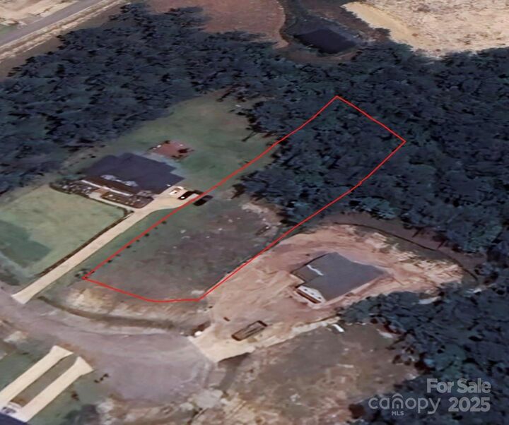 Property Photo:  405 Palustris Court  NC 28445 