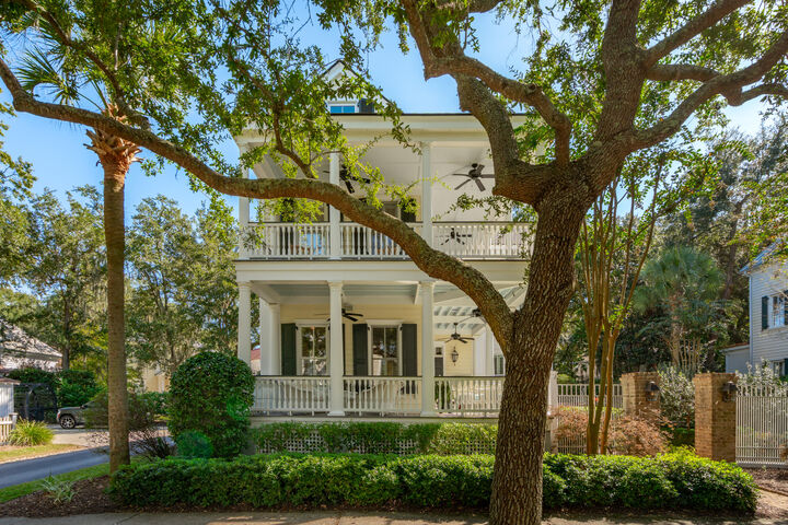 110 N Shelmore Boulevard  Mount Pleasant SC 29464 photo