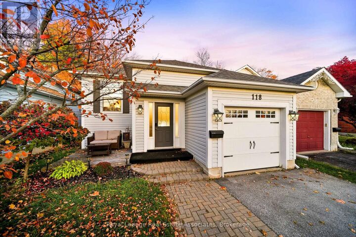 Property Photo:  118 Copeman Crescent  ON L4N 8B3 