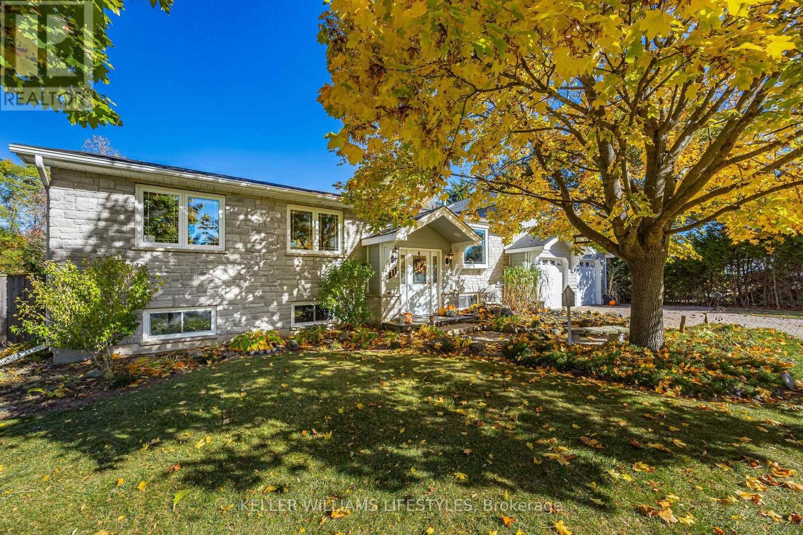 Property Photo:  11 Hawthorn Crescent  ON N0M 1A0 