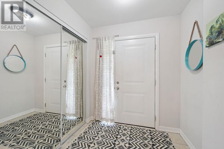 Property Photo:  165 Hampshire Way 71  ON L9T 8M7 