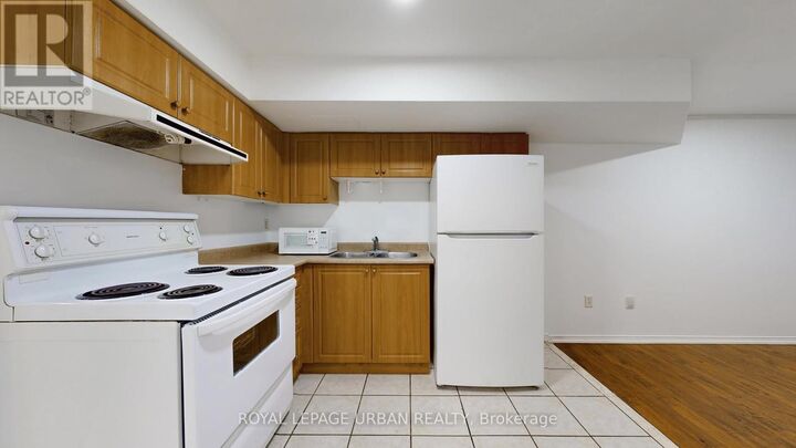 Property Photo:  4651C Kingston Road  ON M1E 2P8 