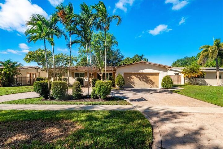 Property Photo: 1940 NW 107 Ave FL 33026