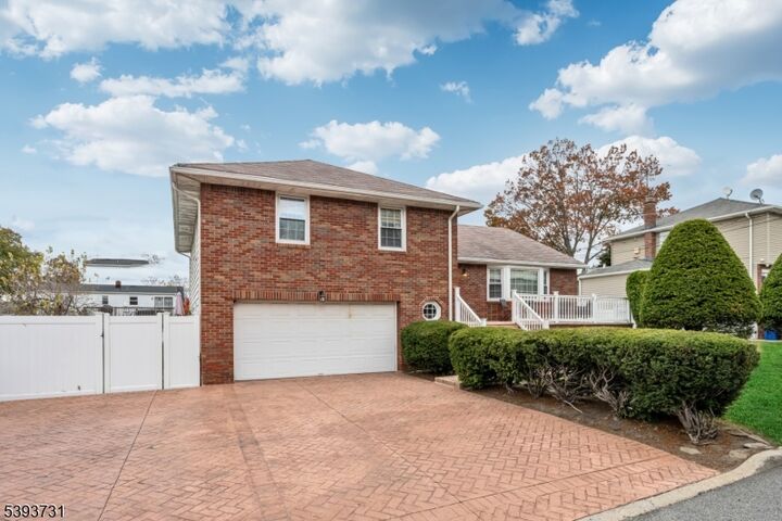 Property Photo:  22 Mount Pleasant Ave  NJ 07424