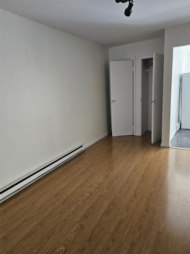 Property Photo:  193 Newark Ave 6  NJ 07302