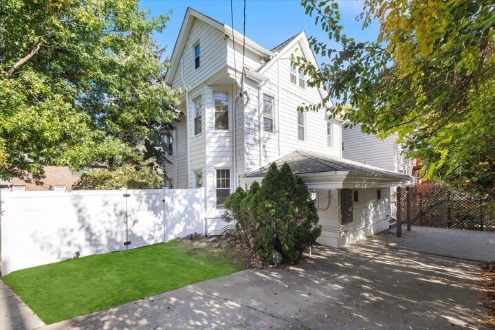 Property Photo:  46 Garden Pl  NJ 07020-1102 