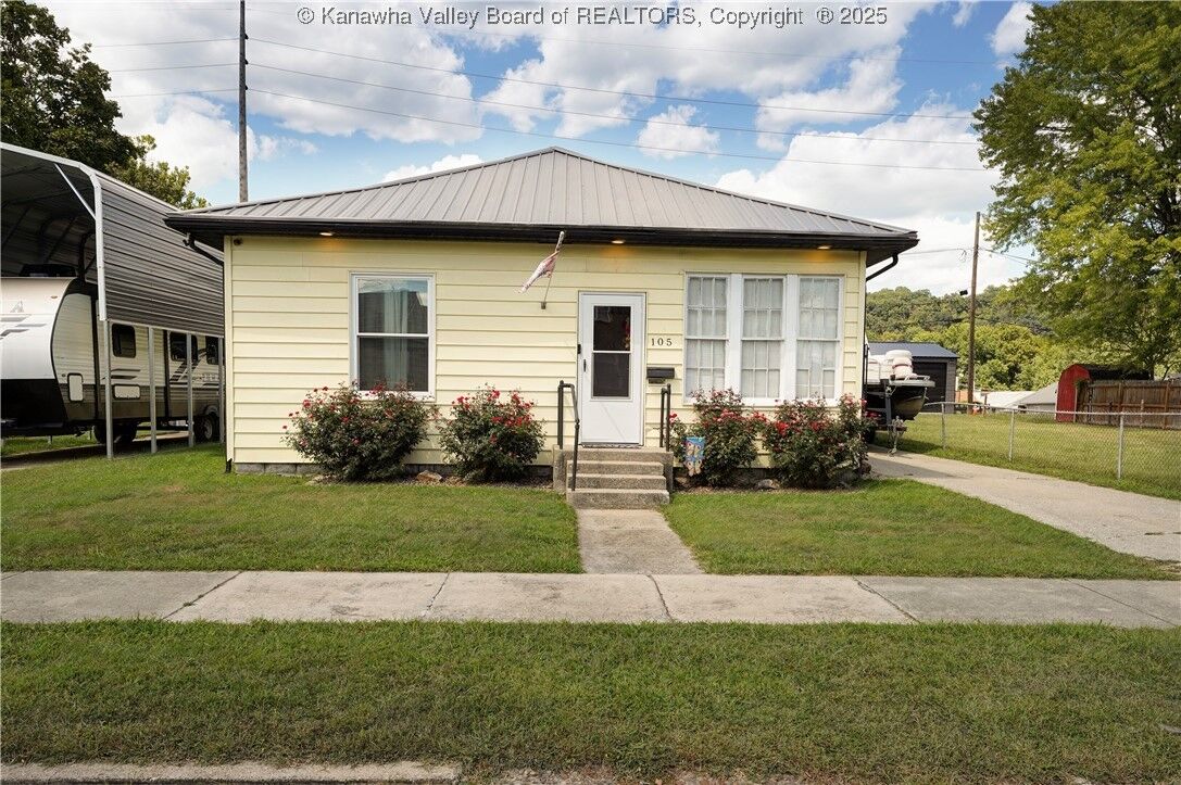 Property Photo:  105 9th Avenue  WV 25303