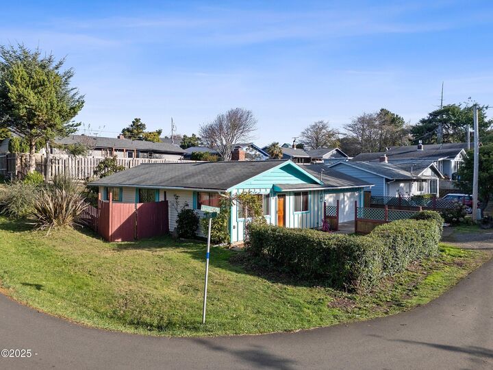 Property Photo: 252 NW 18th Street OR 97365