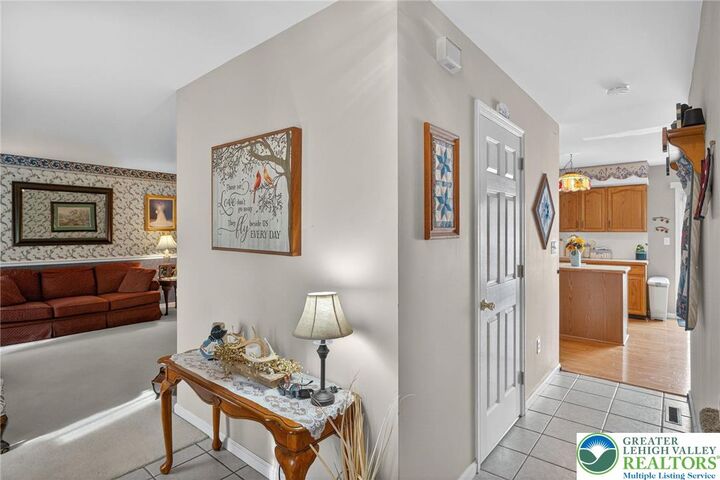 Property Photo:  3905 Evergreen Drive  PA 18020