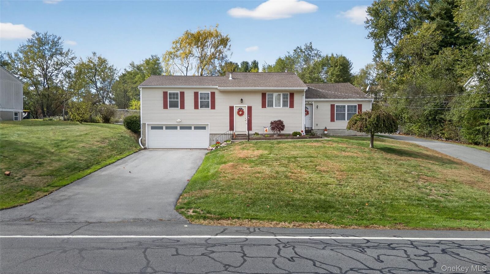 Property Photo:  467 Kings Highway  NY 10990 