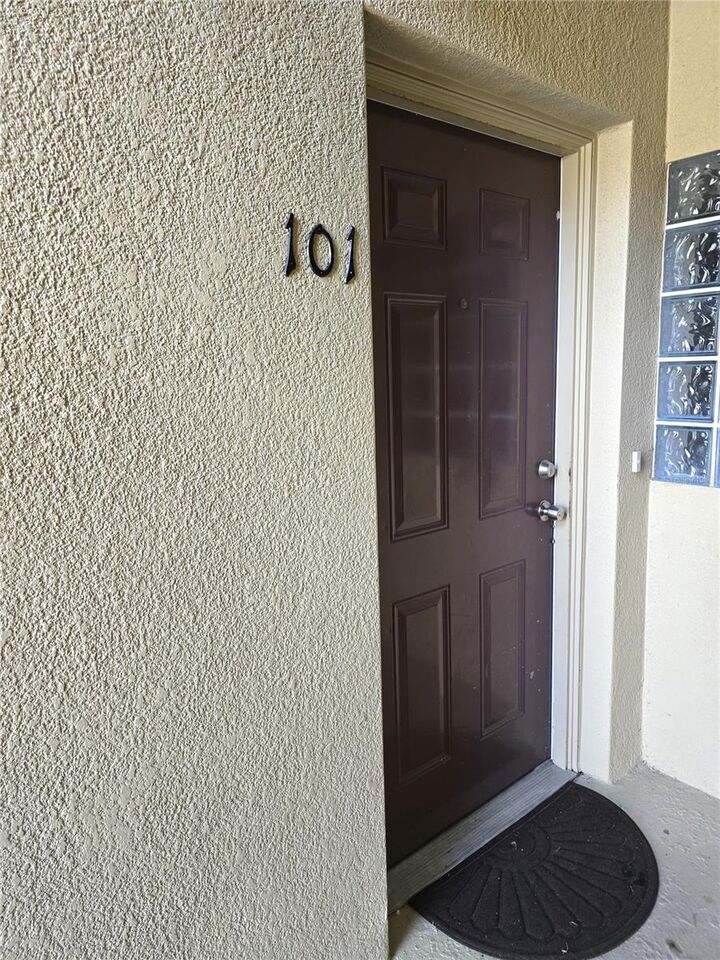 Property Photo:  9521 Newdale Way 101  FL 33578 