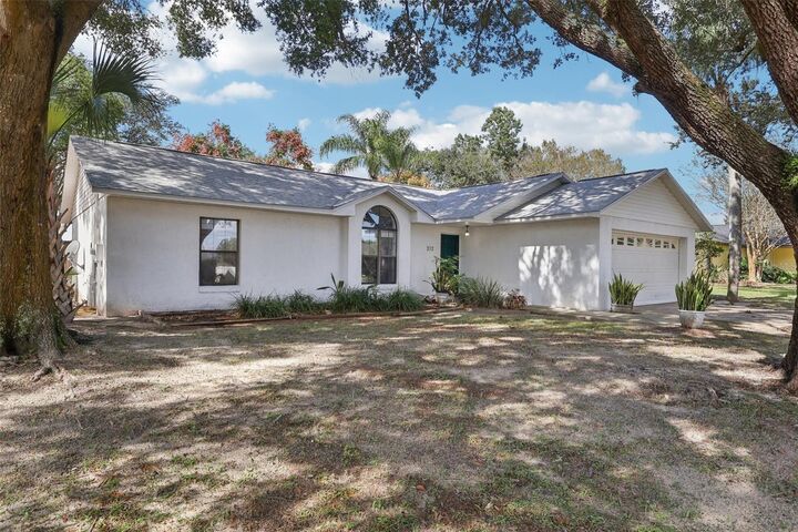Property Photo:  212 Eastridge Drive  FL 32726 