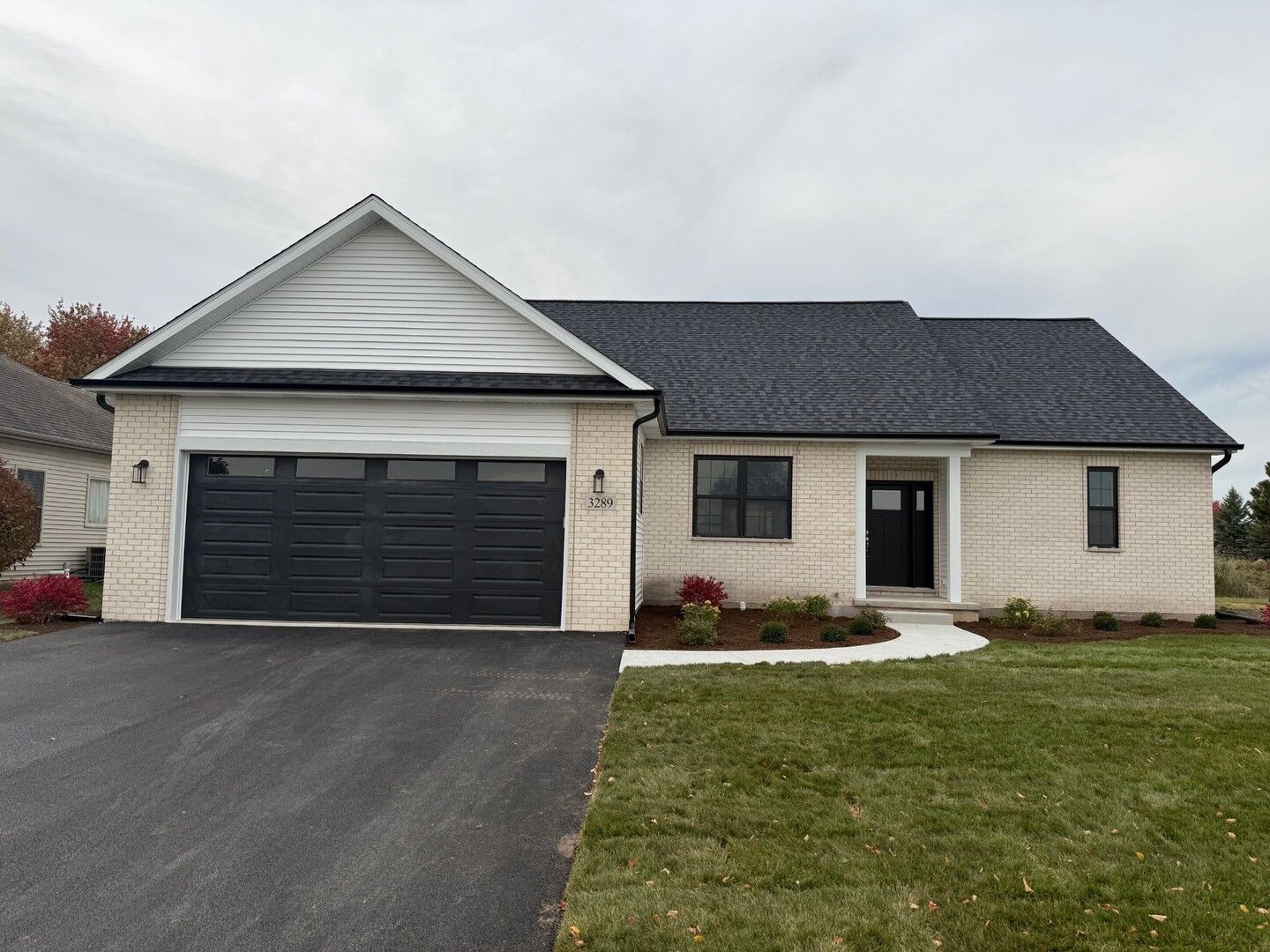 Property Photo: 3289 Comstock Avenue IL 60115