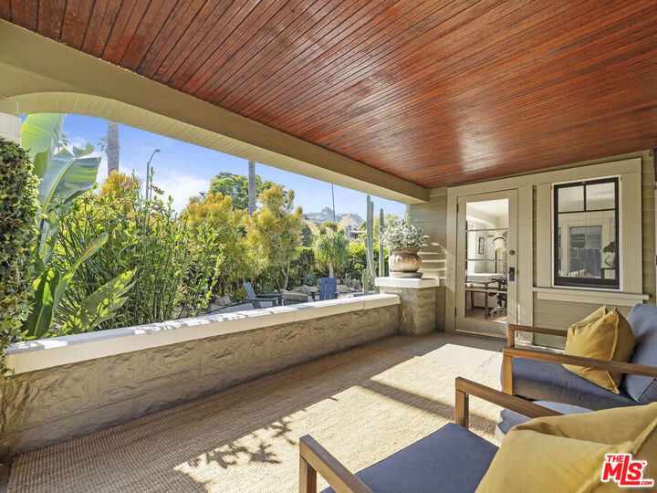 Property Photo: 1528 N Curson Avenue CA 90046