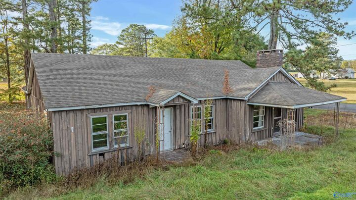 Property Photo:  4102 Fischer Road NE  AL 35967