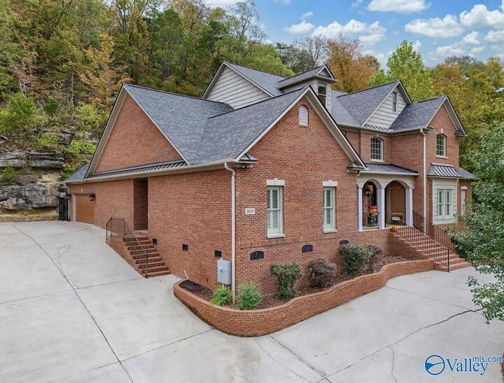 Property Photo:  1439 Chandler Road SE  AL 35801 