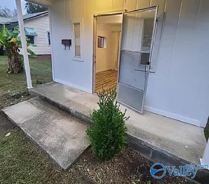 Property Photo:  913 Brookside Drive  AL 35901