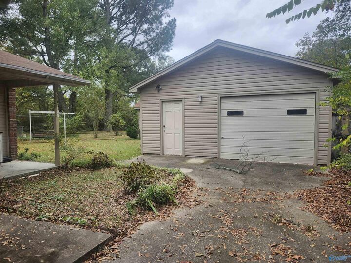 Property Photo:  2307 Clara Avenue SW  AL 35601