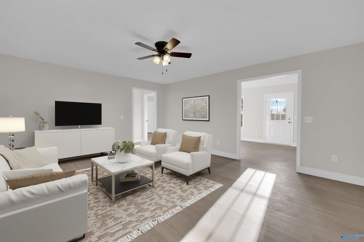 Property Photo:  15 Kyle Street  AL 35986