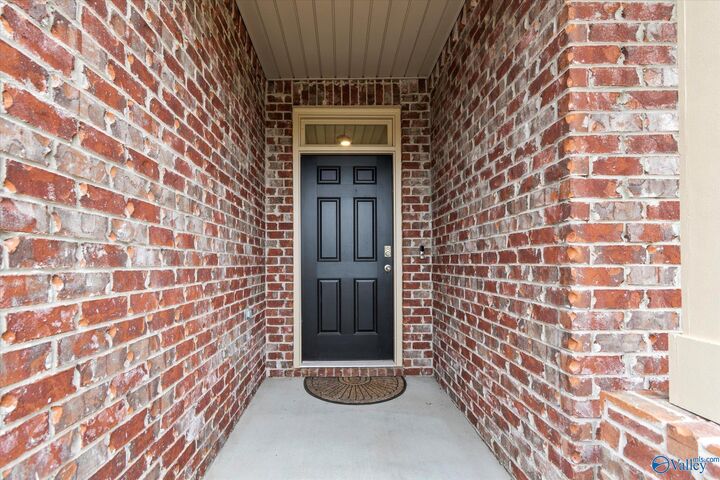 Property Photo:  105 Dace Court  AL 35749