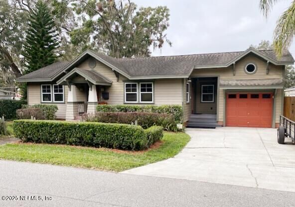 Property Photo: 736 Hayden Lane FL 32804