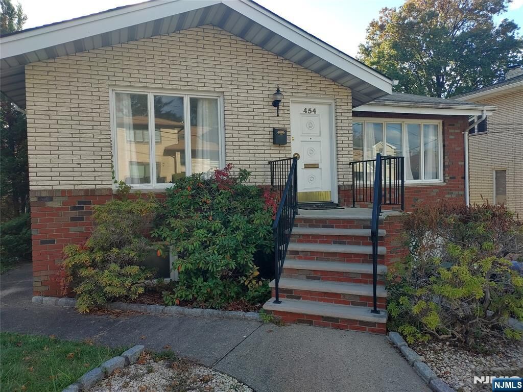 Property Photo:  454 Westview Place  NJ 07024 