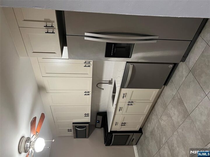 Property Photo:  26 Clinton Street 9  NJ 07109 