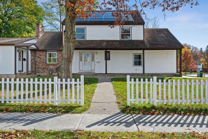 Property Photo:  16 Lakewood Parkway  VT 05408 