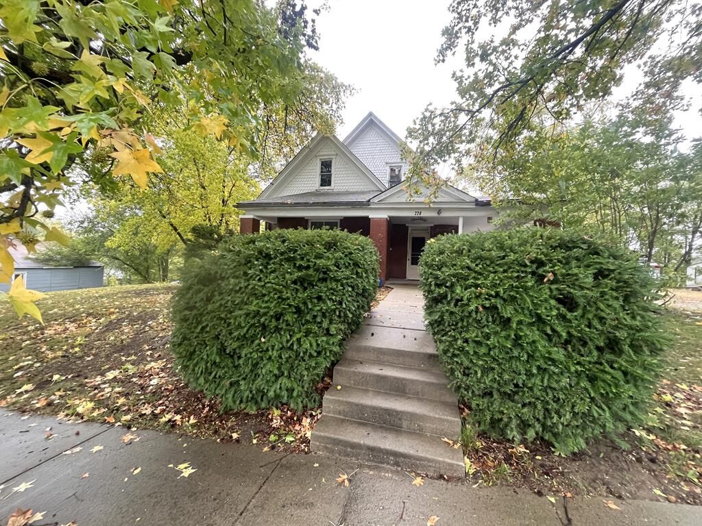 Property Photo:  220 Benton St.  MO 64633 