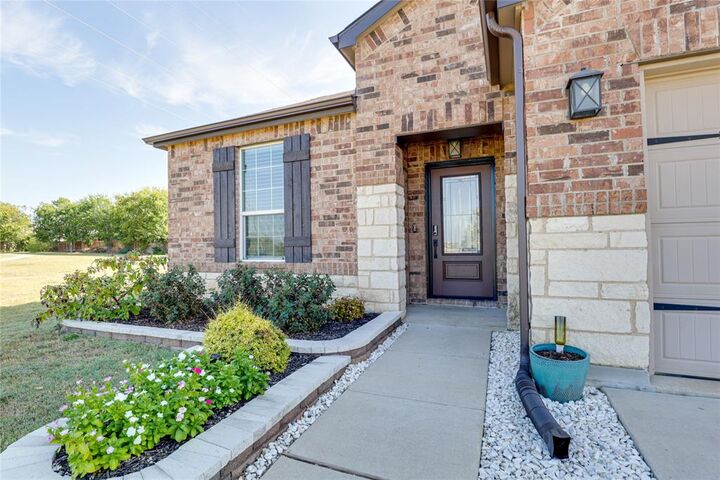 Property Photo:  7456 Bronsind Trail  TX 76131