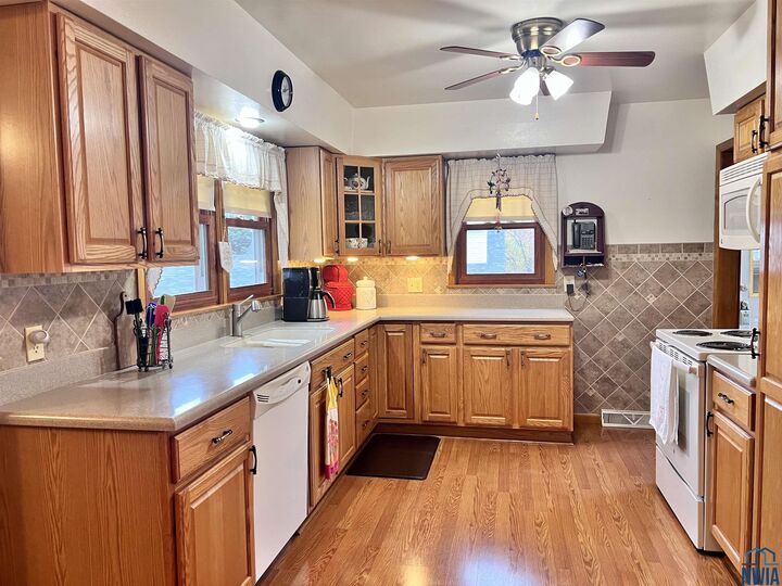 Property Photo:  408 Cedar St  IA 51024 