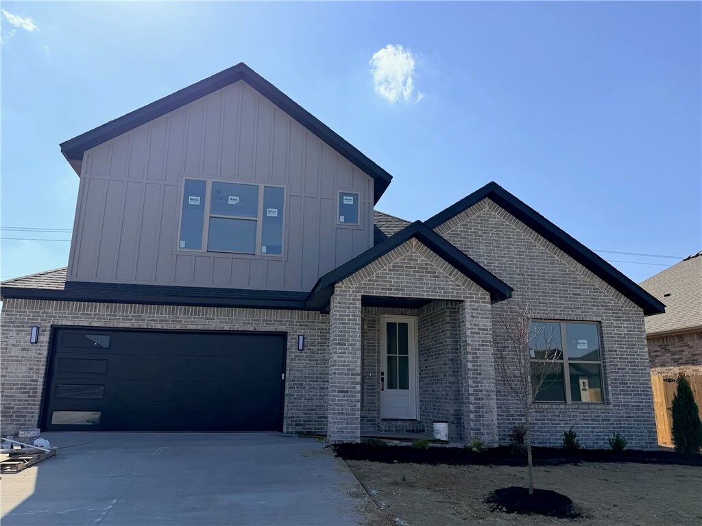 Property Photo:  6909 SW Basswood Avenue  AR 72713 