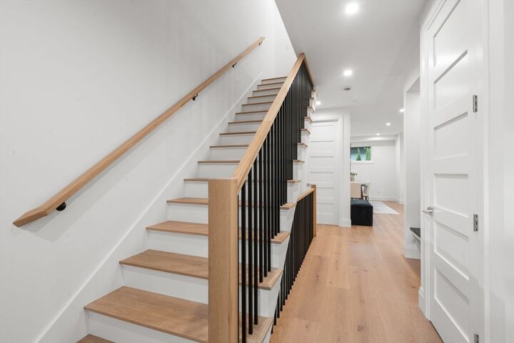 Property Photo:  956 Walnut Street 6  MA 02461