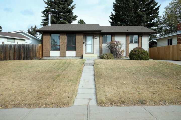 143 Barrett Drive  Red Deer AB T4R 1H3 photo