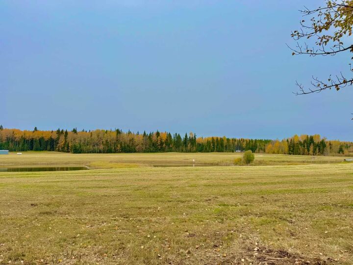 Property Photo: 409 Valley View Close AB T4T 1A7