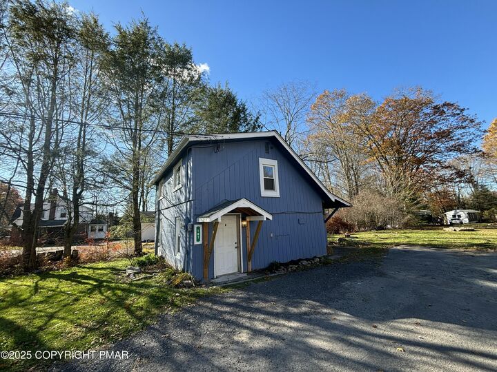 Property Photo:  107 Lloyd Circle  PA 18347 