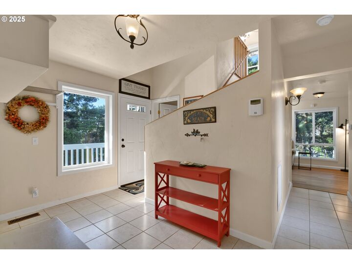 Property Photo:  4567 Heceta St  OR 97439