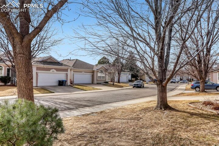 Property Photo:  927 Champion Circle  CO 80503 