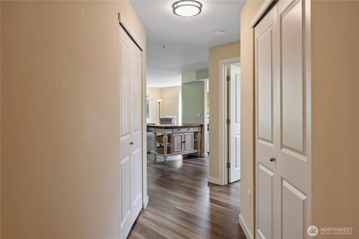 Property Photo:  108  5th Avenue S 506  WA 98104