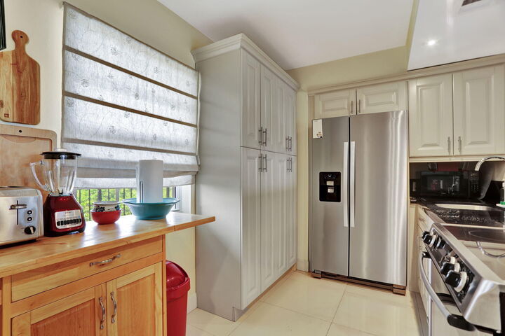 Property Photo:  2850 N Palm Aire Drive 605  FL 33069