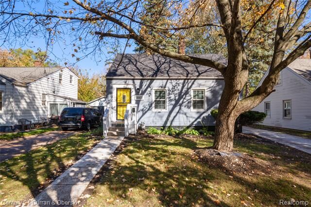 Property Photo:  18933 Kenosha Street  MI 48225