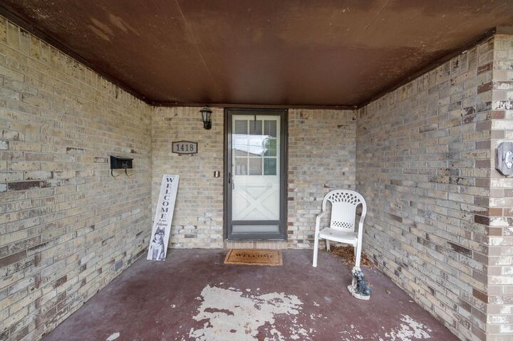 Property Photo: 1418 Money St KS 67010