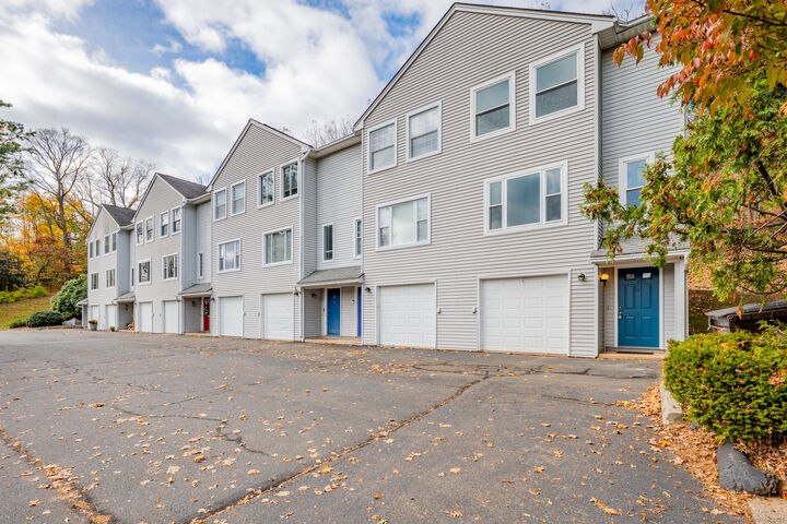 Property Photo:  137 Knowles Avenue 137  CT 06457