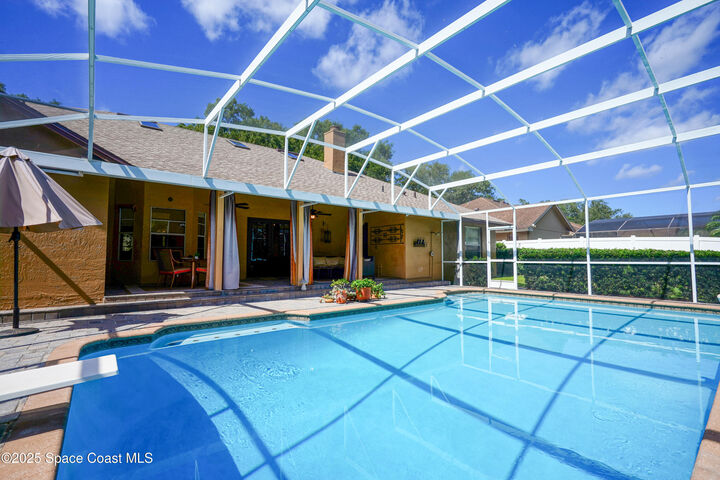 Property Photo:  4433 Winderwood Circle  FL 32835 