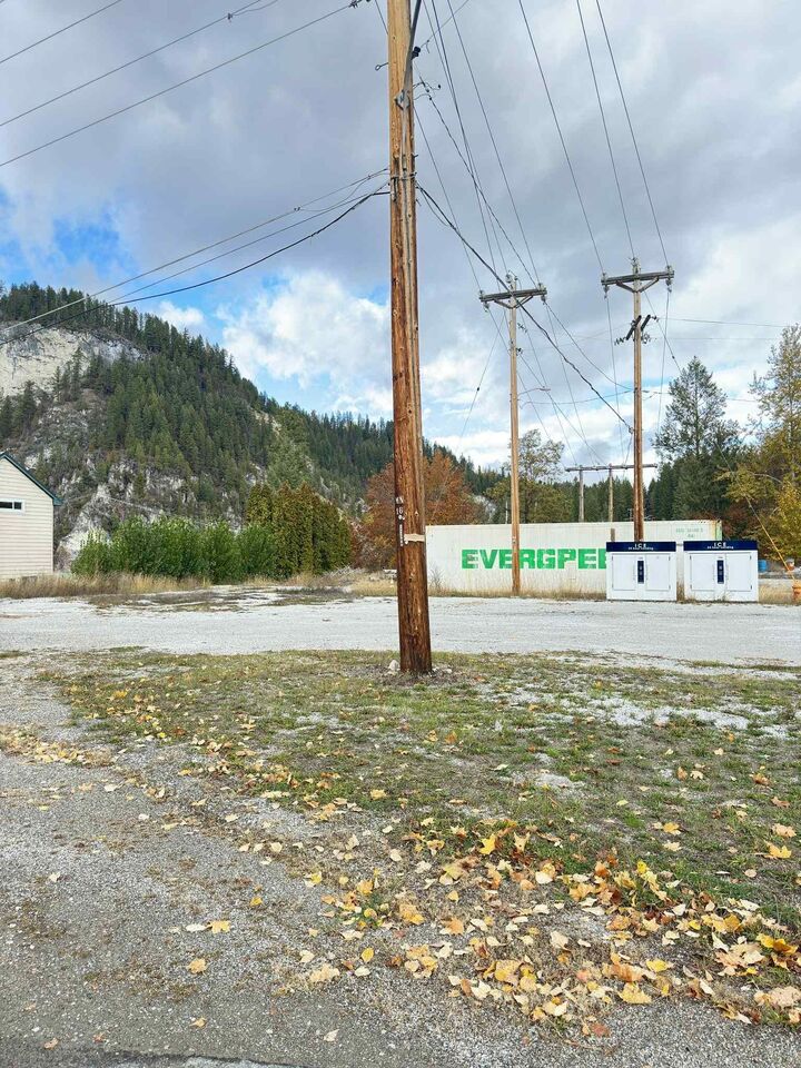 213 Lehigh Ave  Metaline Falls WA 99153 photo