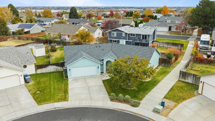 Property Photo:  322 Wenas Ct.  WA 99352 