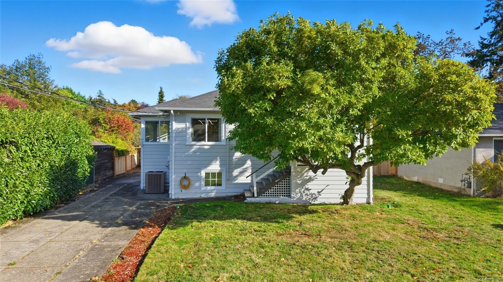 Property Photo:  3337 Kingsley St  BC V8P 4J8 