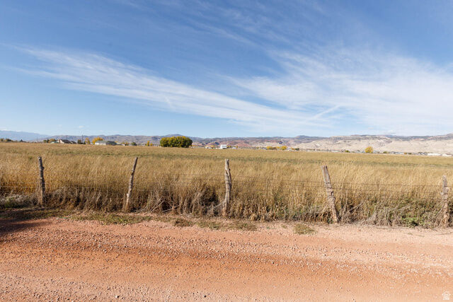 Property Photo: 931 N 2270 E UT 84701